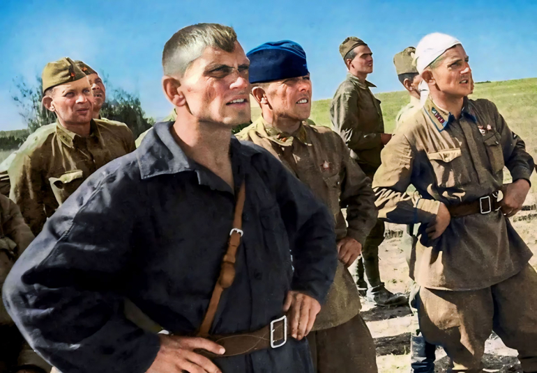Фото: Уже в самом начале войны руководителей Рейха ждало жестокое разочарование: Красная Армия не разбежалась и не повернула штыки вспять